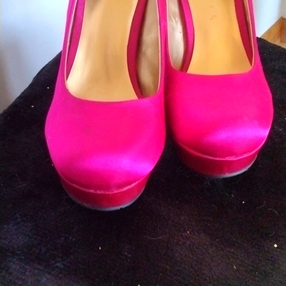 Candies Heels - Picture 3 of 8